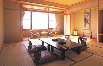 ゆったり和空間 新館15畳坪庭付